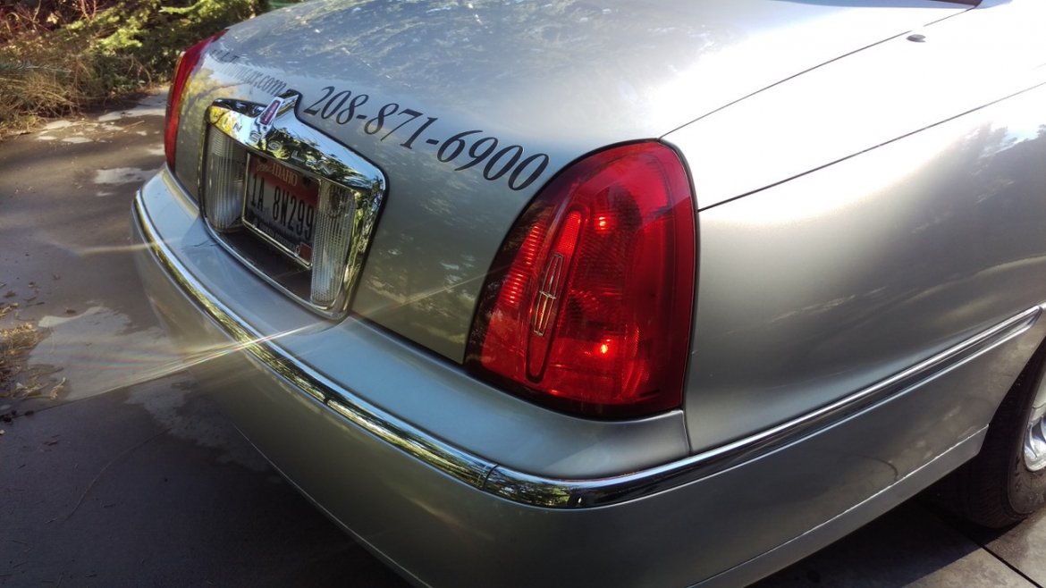 Photo of Limousine for sale: 2000 Lincoln Towncar  by Federal
