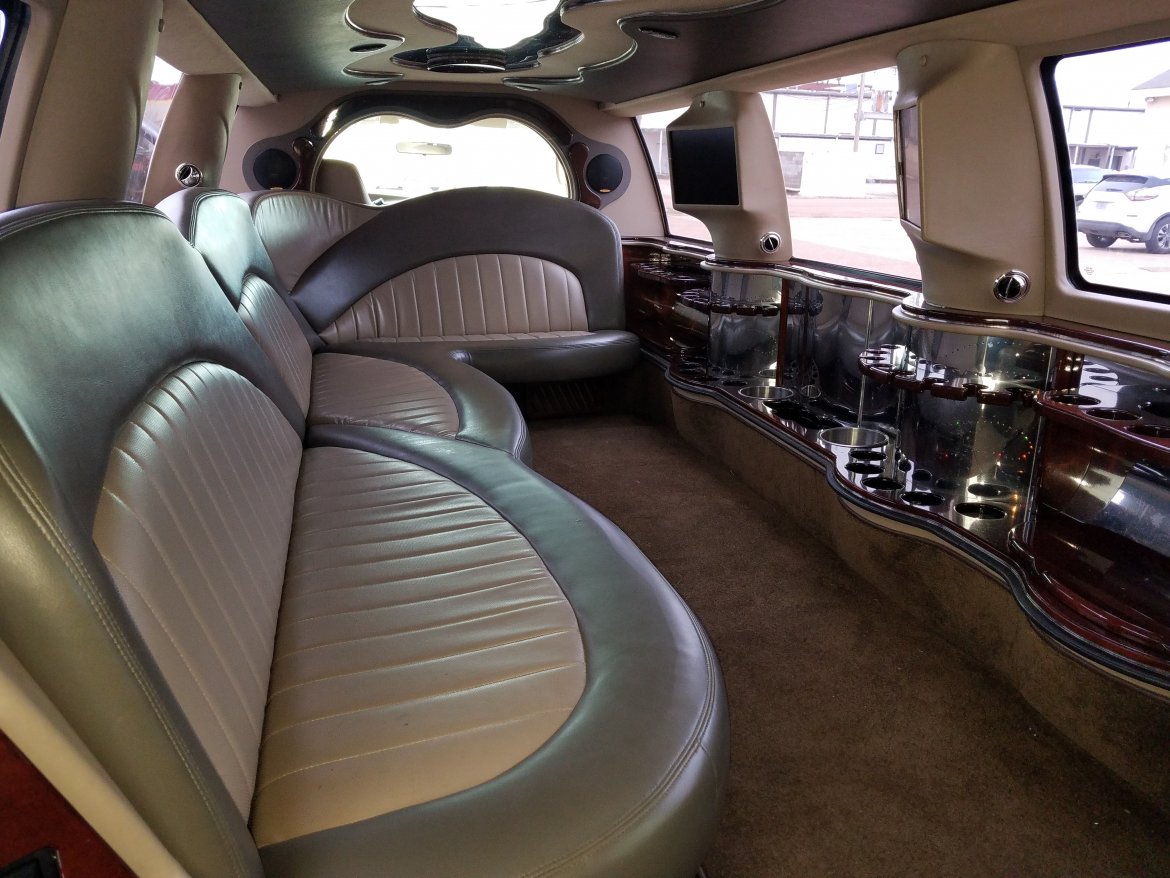 Photo of Limousine for sale: 2004 Ford EXCURSION 140&quot; by Springfield Coach Group