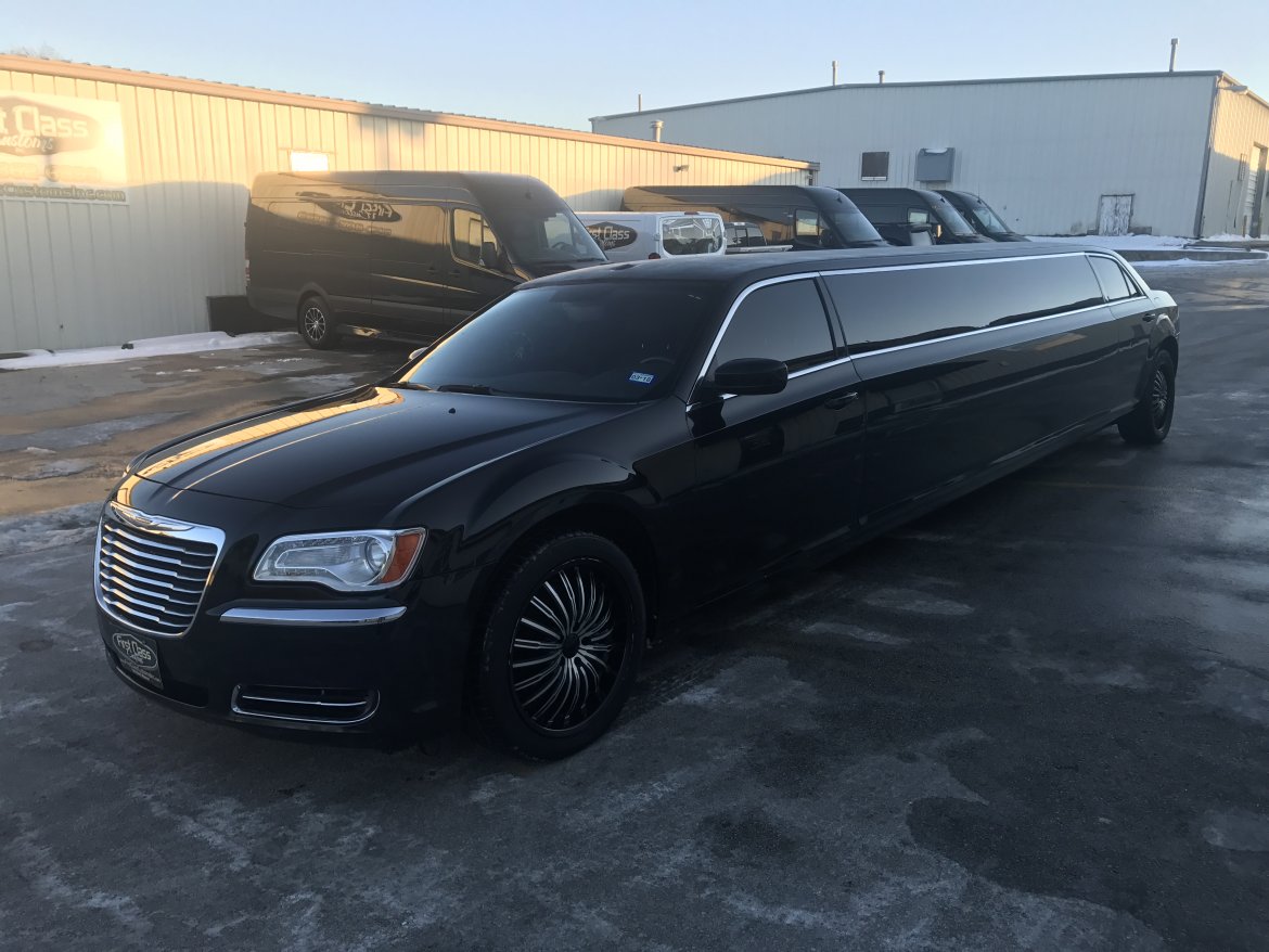 Photo of Limousine for sale: 2013 Chrysler 300 140&quot; by Tiffany Coachworks