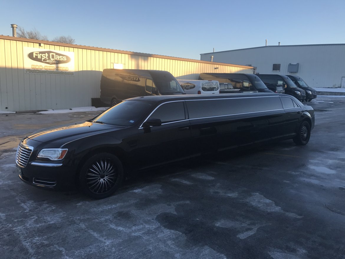 Photo of Limousine for sale: 2013 Chrysler 300 140&quot; by Tiffany Coachworks