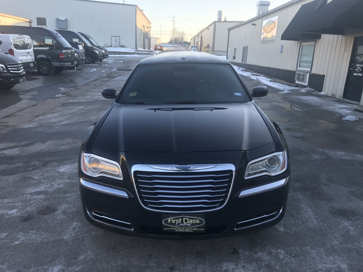 Photo of Limousine for sale: 2013 Chrysler 300 140&quot; by Tiffany Coachworks