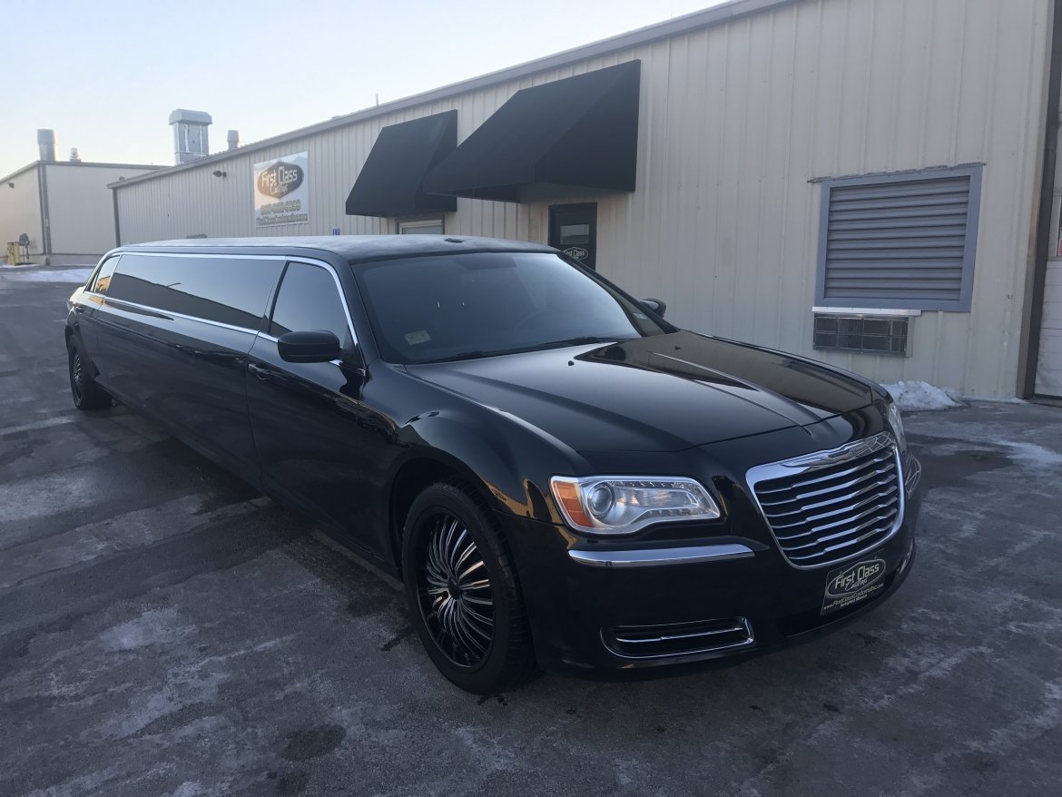 Photo of Limousine for sale: 2013 Chrysler 300 140&quot; by Tiffany Coachworks