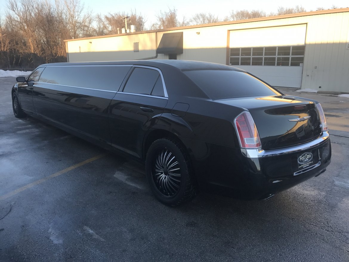 Photo of Limousine for sale: 2013 Chrysler 300 140&quot; by Tiffany Coachworks