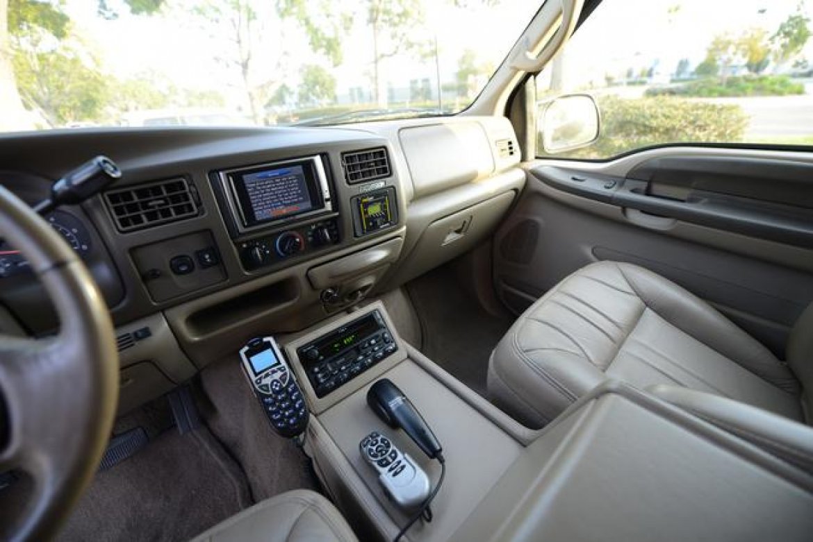 Ford Excursion 2002