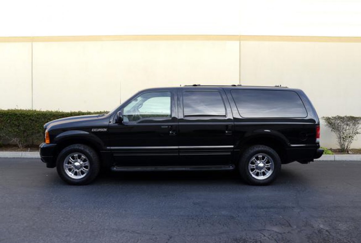 Photo of CEO SUV Mobile Office for sale: 2001 Ford Excursion by Becker Automotive Design