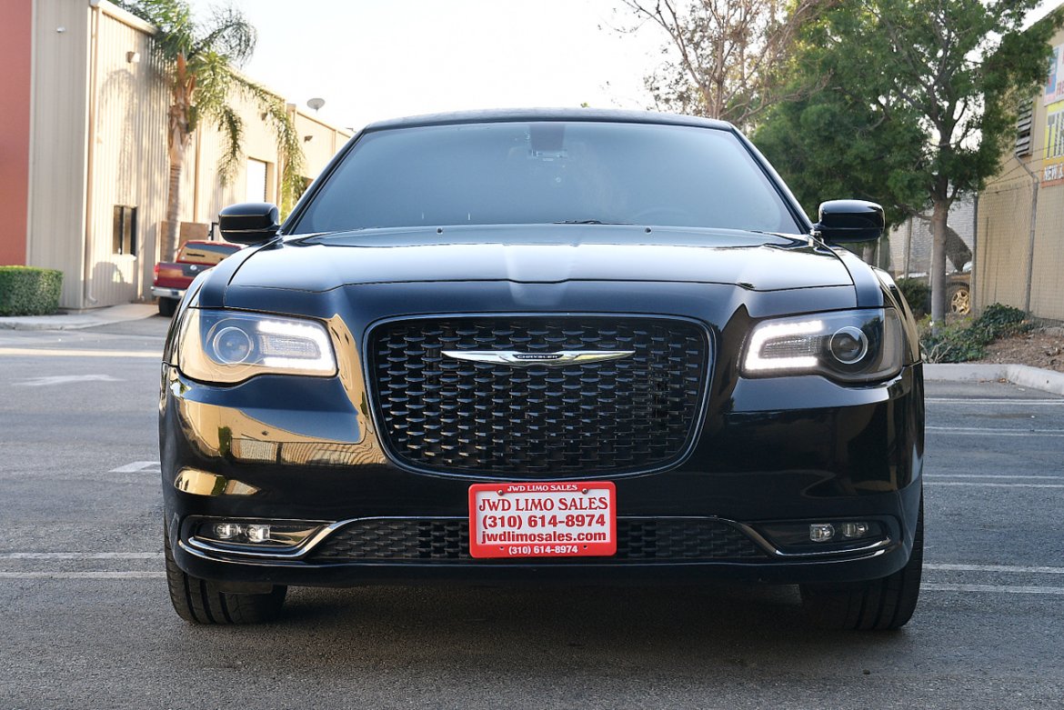 Photo of Limousine for sale: 2015 Chrysler 300 140&quot;