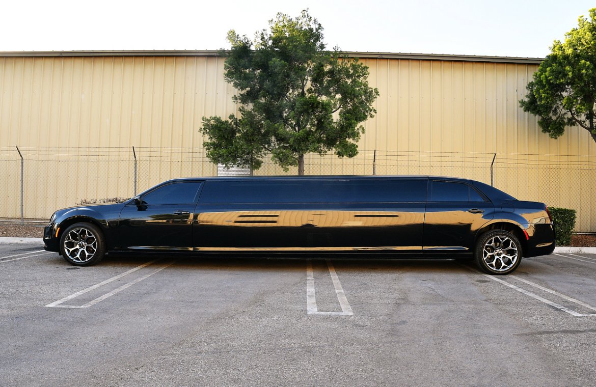 Photo of Limousine for sale: 2015 Chrysler 300 140&quot;