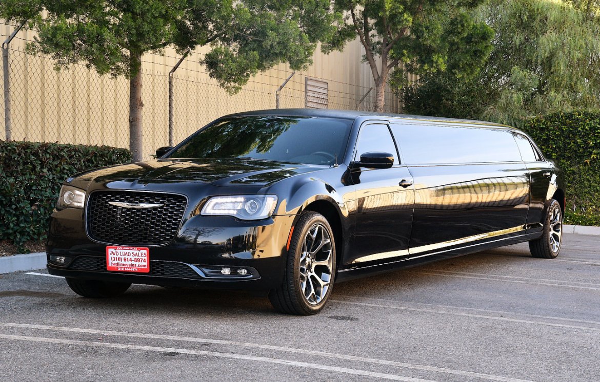 Photo of Limousine for sale: 2015 Chrysler 300 140&quot;