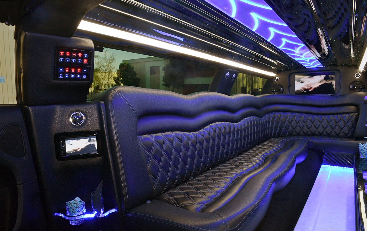 Photo of Limousine for sale: 2015 Chrysler 300 140&quot;