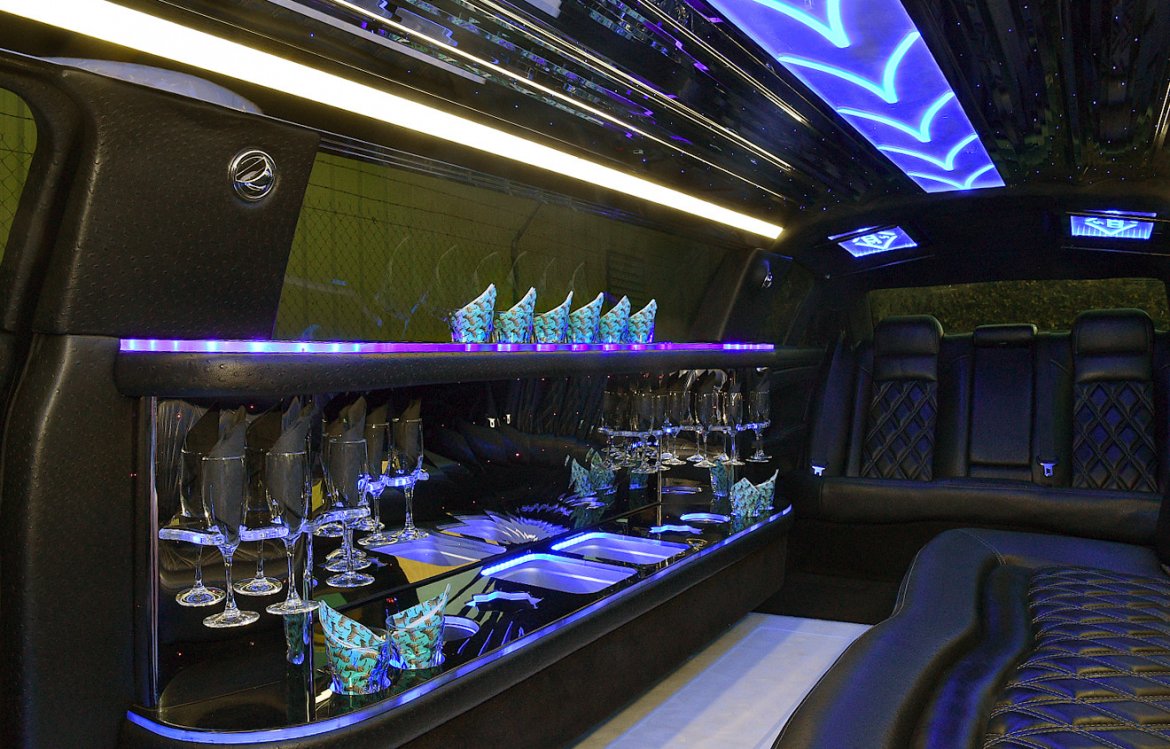 Photo of Limousine for sale: 2015 Chrysler 300 140&quot;