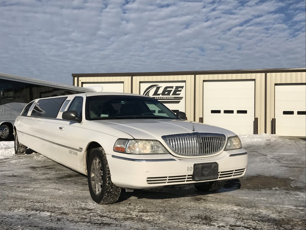 Photo of Limousine for sale: 2006 Lincoln Town Car 140&quot; by Springfield