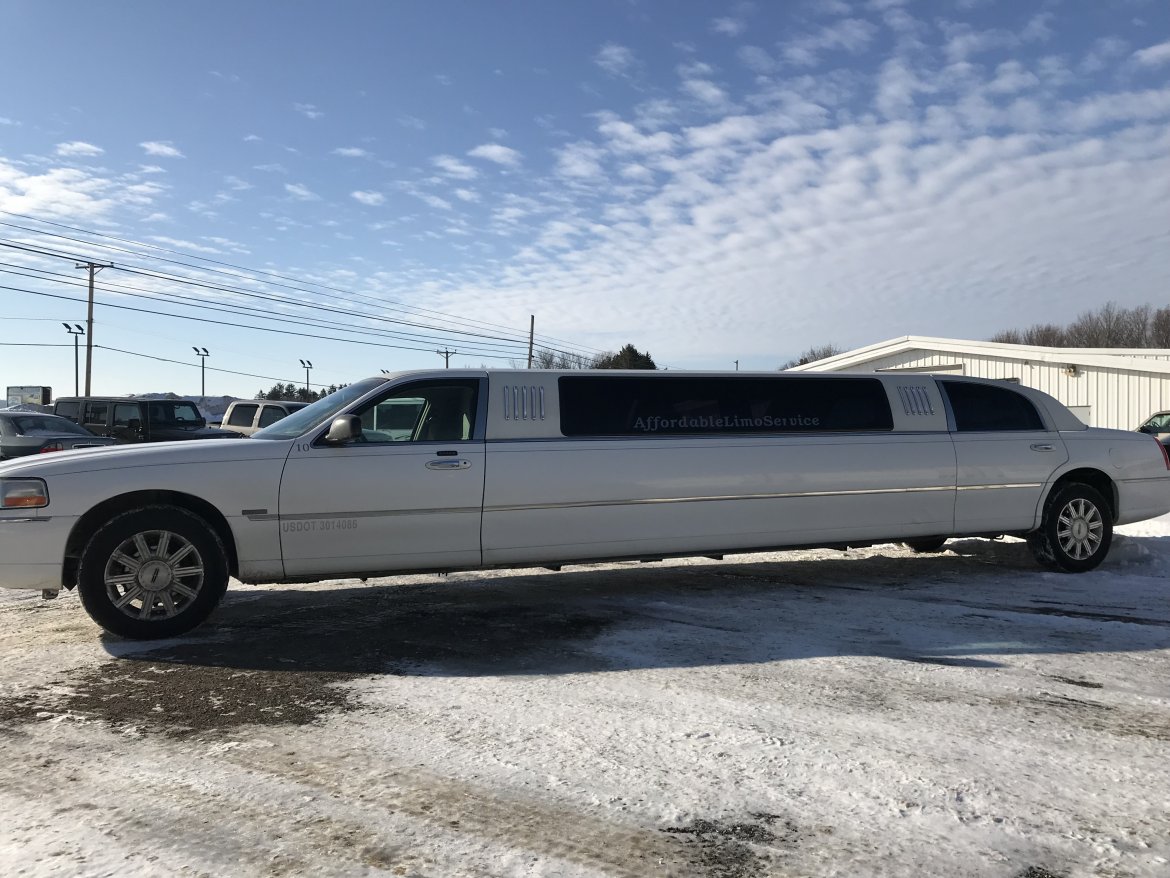 Photo of Limousine for sale: 2006 Lincoln Town Car 140&quot; by Springfield