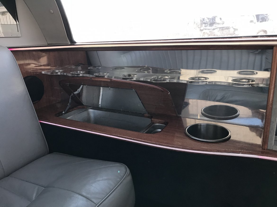 Photo of Limousine for sale: 2006 Lincoln Town Car 140&quot; by Springfield