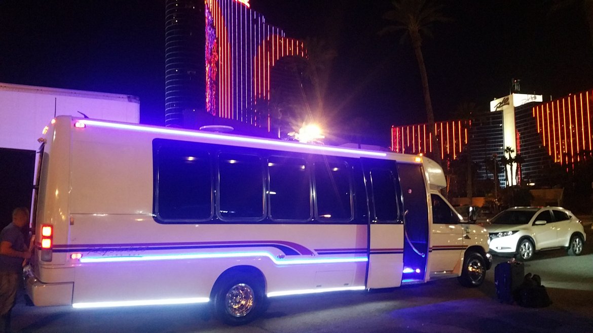 Photo of Limo Bus for sale: 2004 Ford E 450 33&quot; by Krystal
