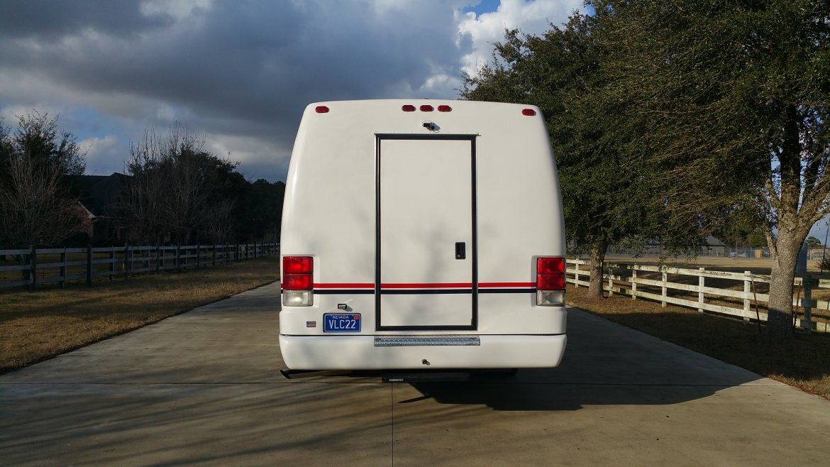 Photo of Limo Bus for sale: 2004 Ford E 450 33&quot; by Krystal