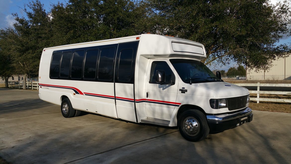 Photo of Limo Bus for sale: 2004 Ford E 450 33&quot; by Krystal
