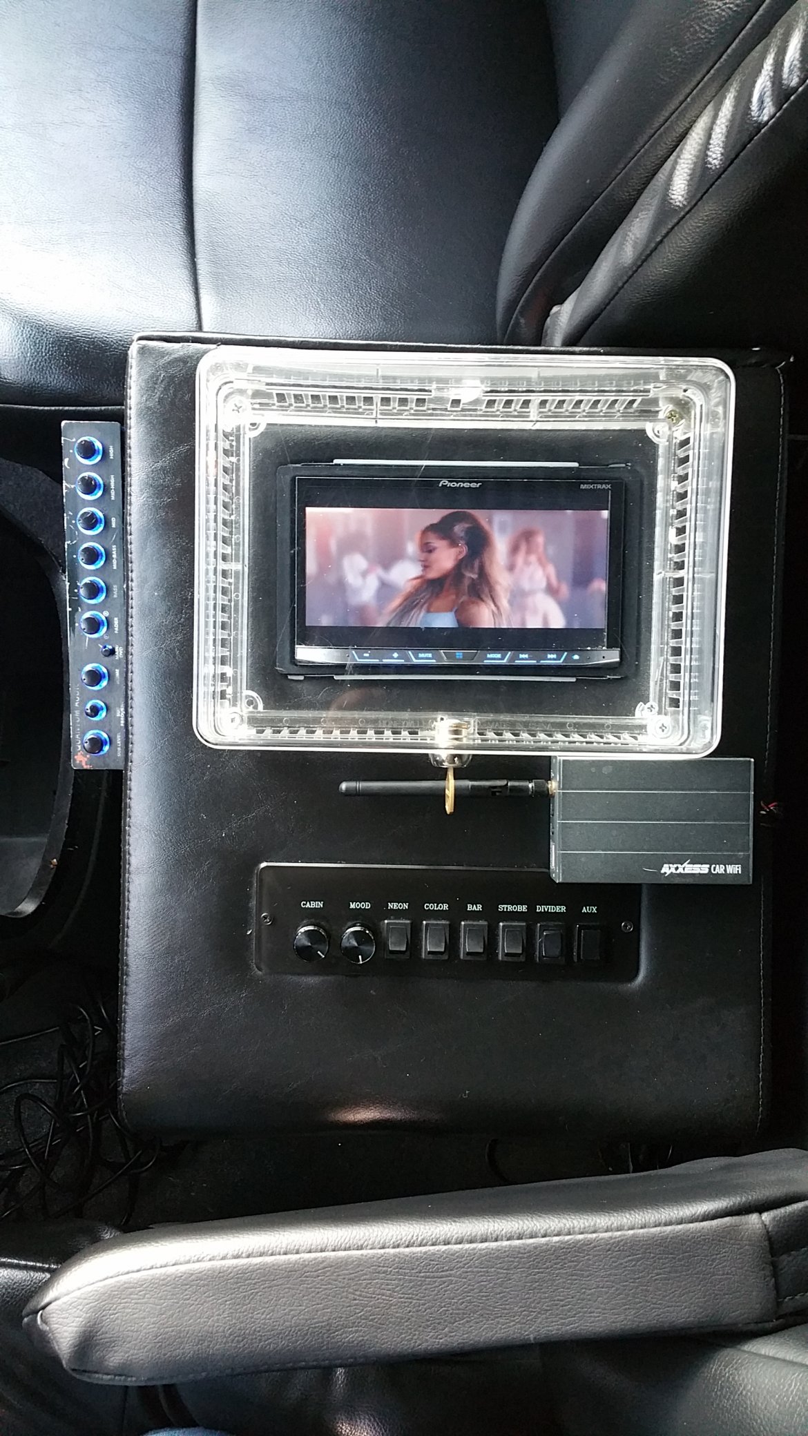 Photo of Limo Bus for sale: 2004 Ford E 450 33&quot; by Krystal