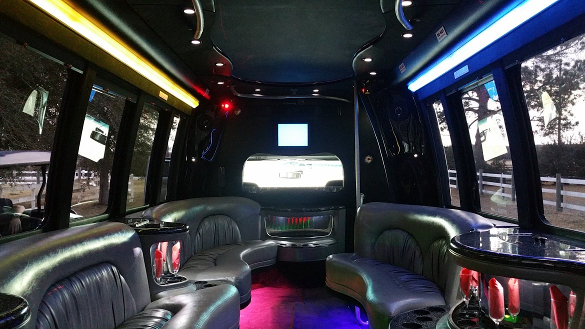 Photo of Limo Bus for sale: 2004 Ford E 450 33&quot; by Krystal