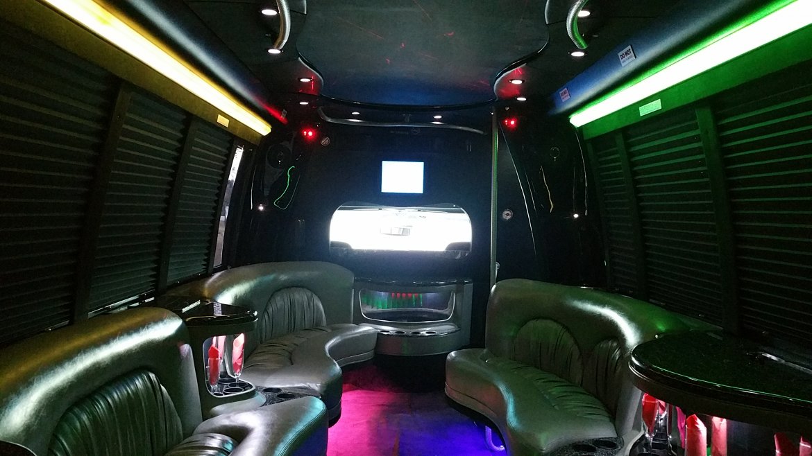 Photo of Limo Bus for sale: 2004 Ford E 450 33&quot; by Krystal