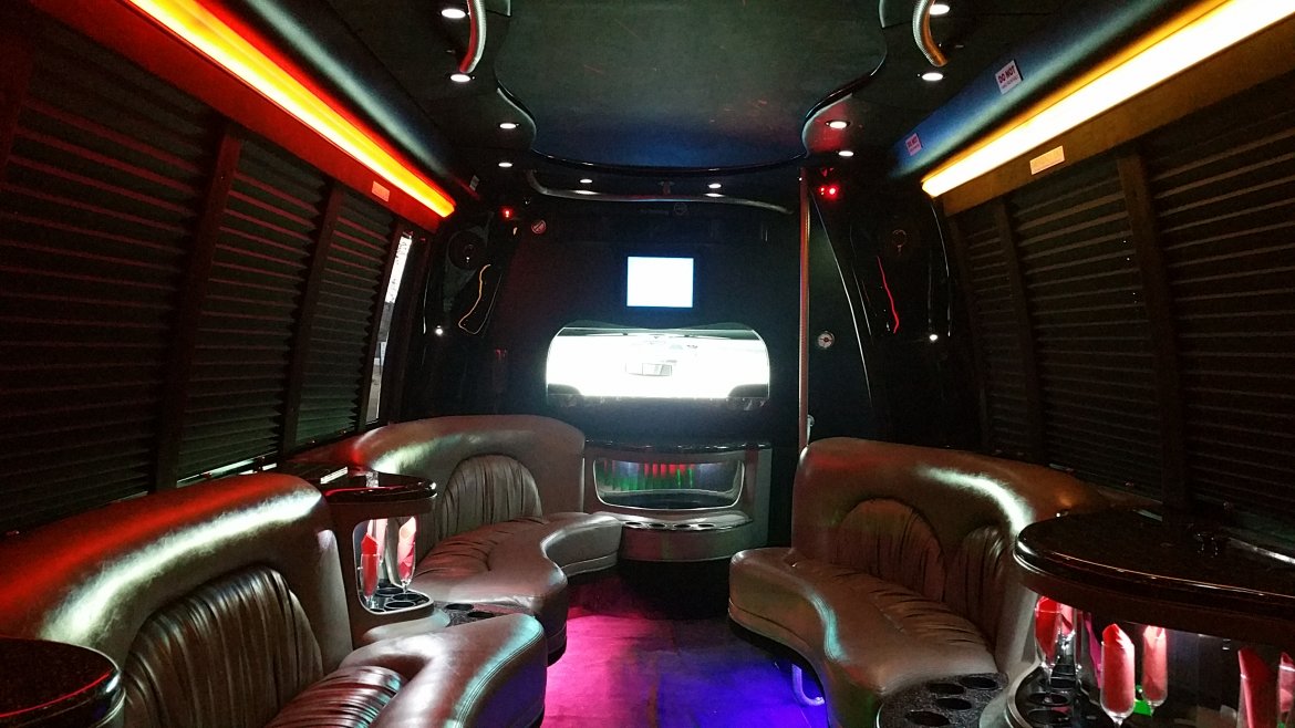 Photo of Limo Bus for sale: 2004 Ford E 450 33&quot; by Krystal