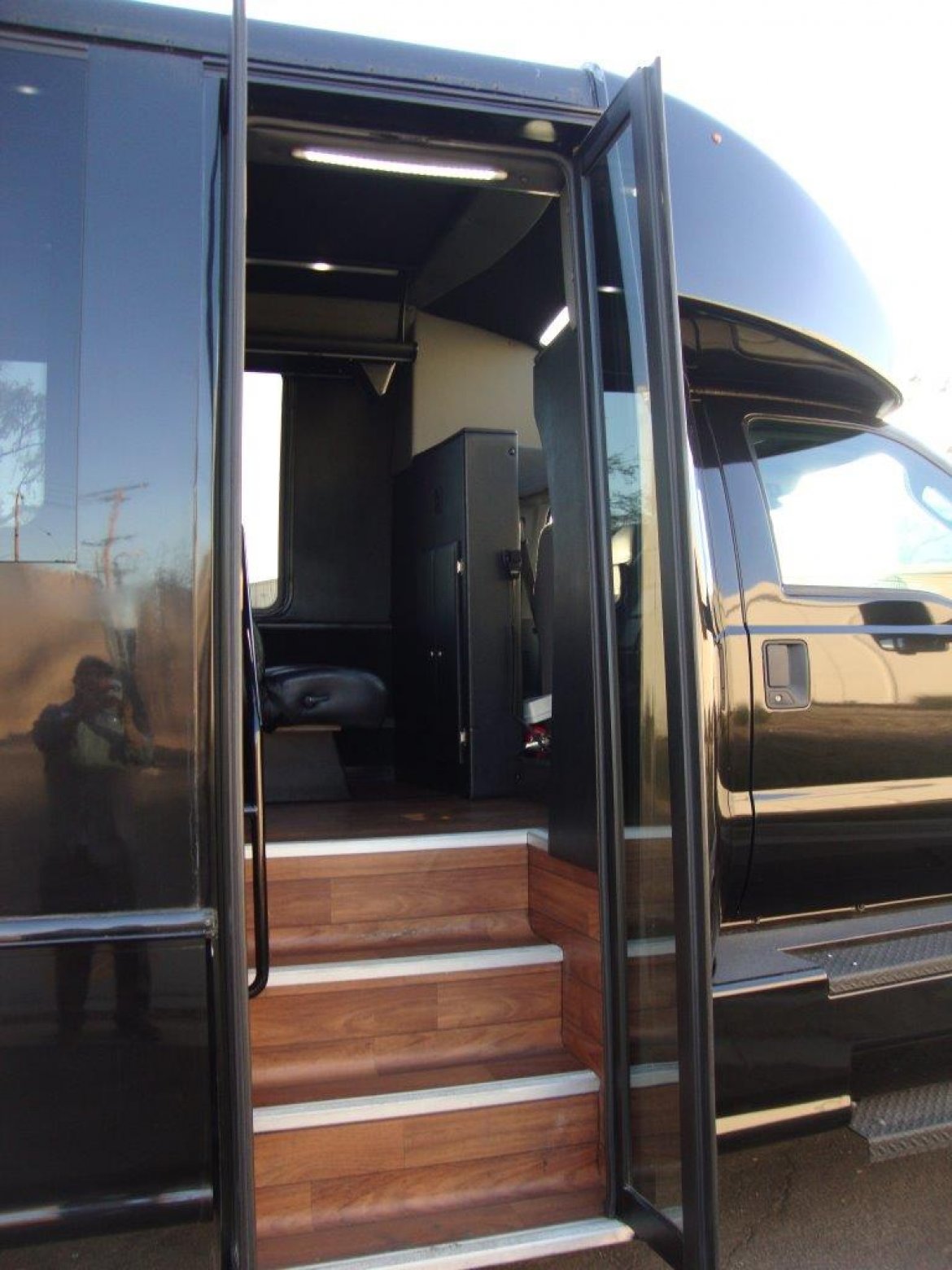 Photo of Shuttle Bus for sale: 2014 Ford F-650 by Turtletop