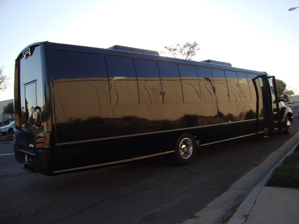 Photo of Shuttle Bus for sale: 2014 Ford F-650 by Turtletop