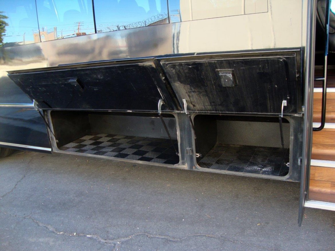 Photo of Shuttle Bus for sale: 2014 Ford F-650 by Turtletop