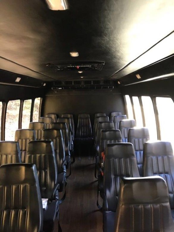 2013 Ford F-550 Shuttle Bus for Sale in Oaklyn, NJ - Main Photo