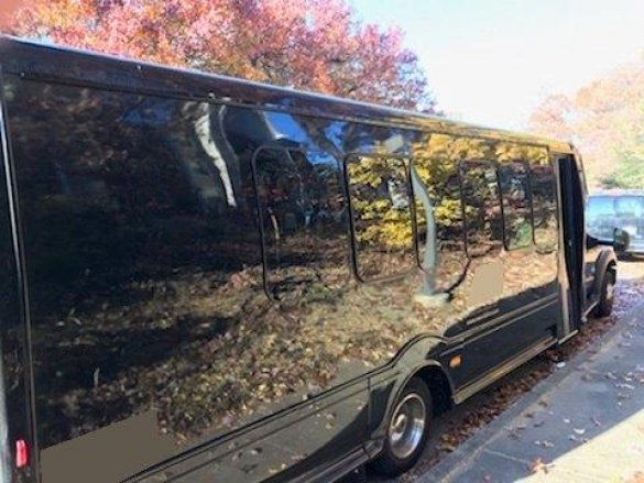 2013 Ford F-550 Shuttle Bus for Sale in Oaklyn, NJ - Photo 3