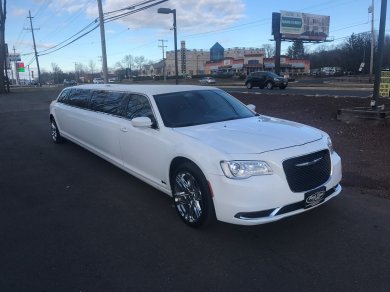 2016 Chrysler 140" 10 Passenger Stretch Limousine for Sale in Morgnaville, New Jersey, US - Photo 4