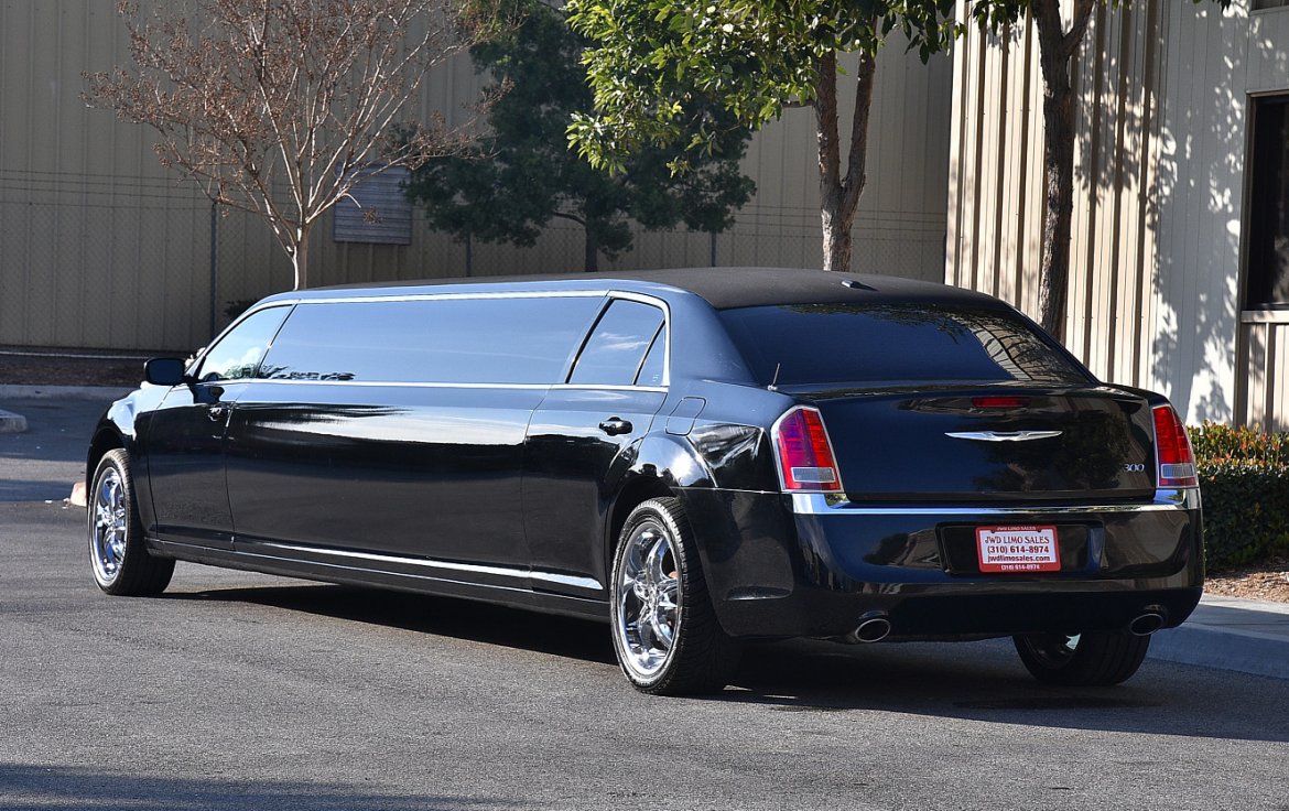 Photo of Limousine for sale: 2013 Chrysler 300 140&quot; by Specialty Vehicles