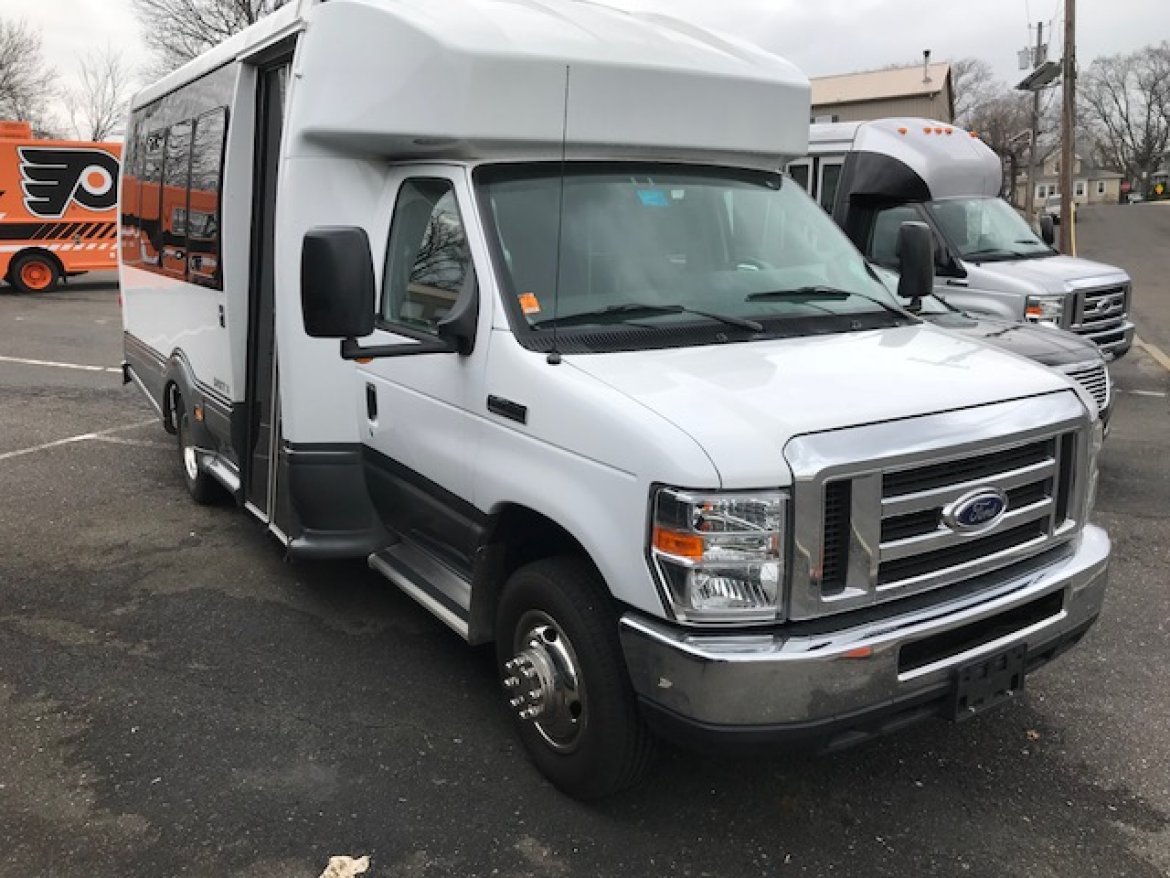 Shuttle Bus for Sale in Oaklyn, NJ - Photo 3