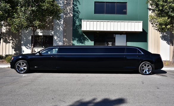 2014 Chrysler 300 Limousine for Sale in Fontana, CA - Photo 2