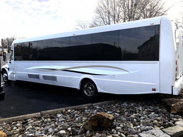 2013 International 3200 Shuttle Bus for Sale in Oaklyn, NJ - Photo 3