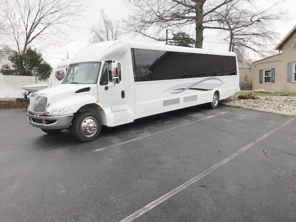 2013 International 3200 Shuttle Bus for Sale in Oaklyn, NJ - Photo 2