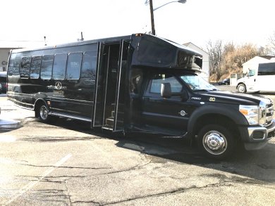 2013 Ford F-550 Shuttle Bus for Sale in Oaklyn, New Jersey, US - Photo 4