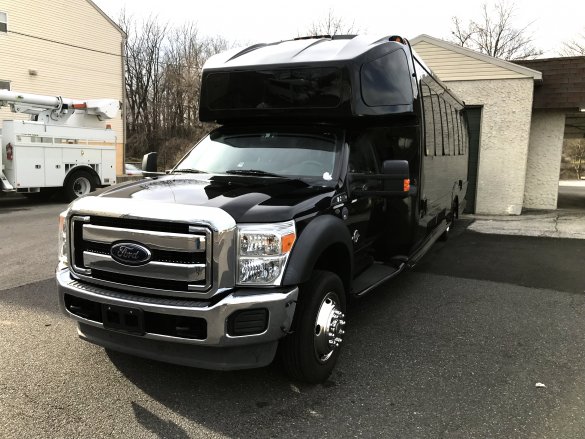 2013 Ford F-550 Shuttle Bus for Sale in Oaklyn, NJ - Photo 3